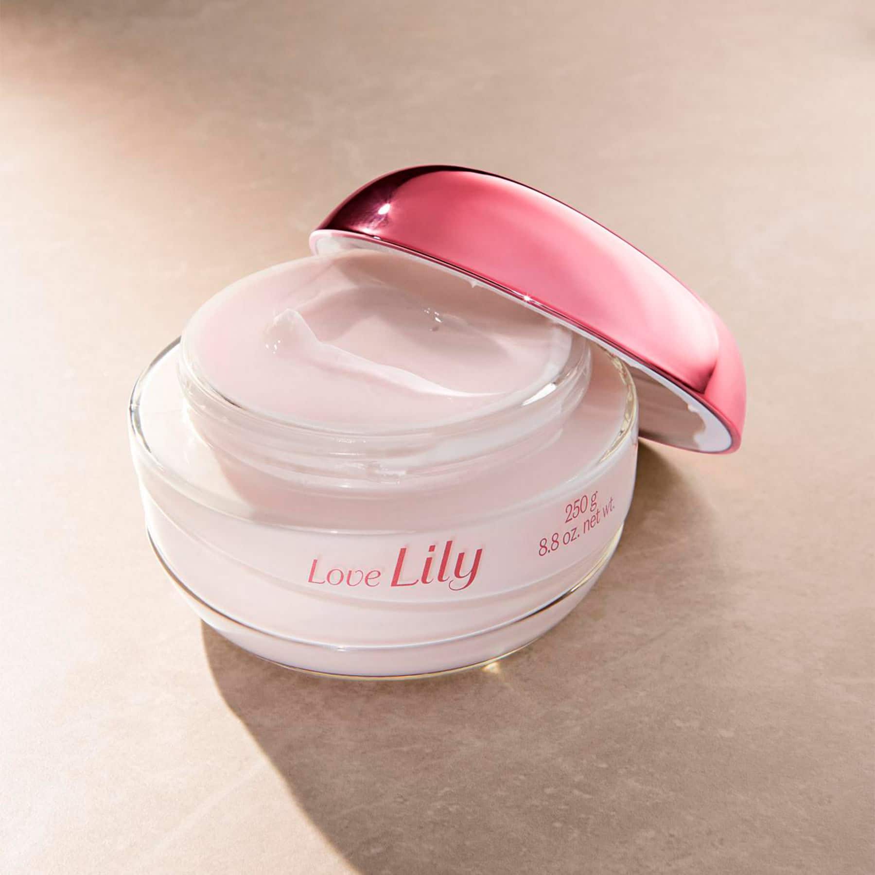 crema lily love2